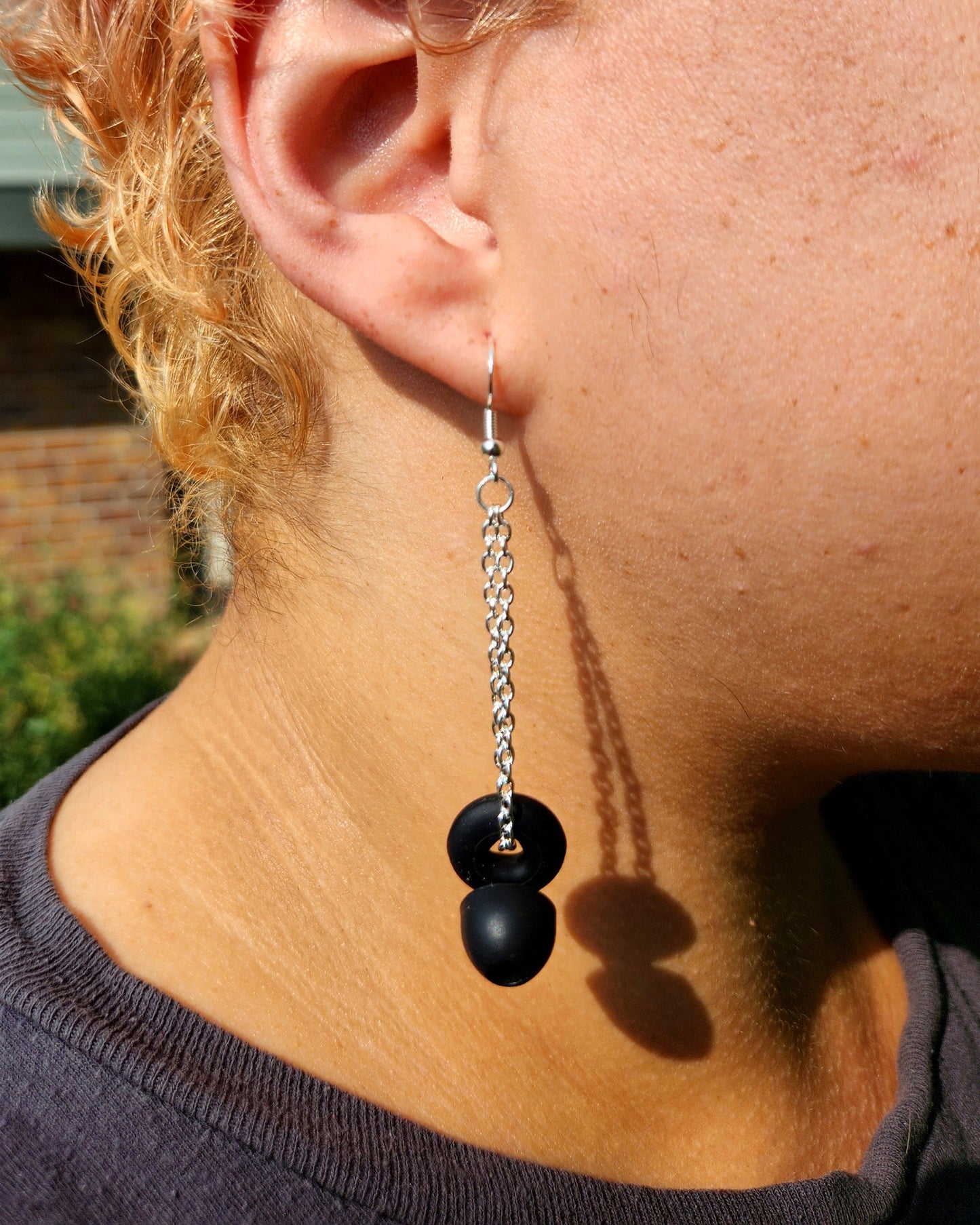 Loop Earplug Earrings - Black