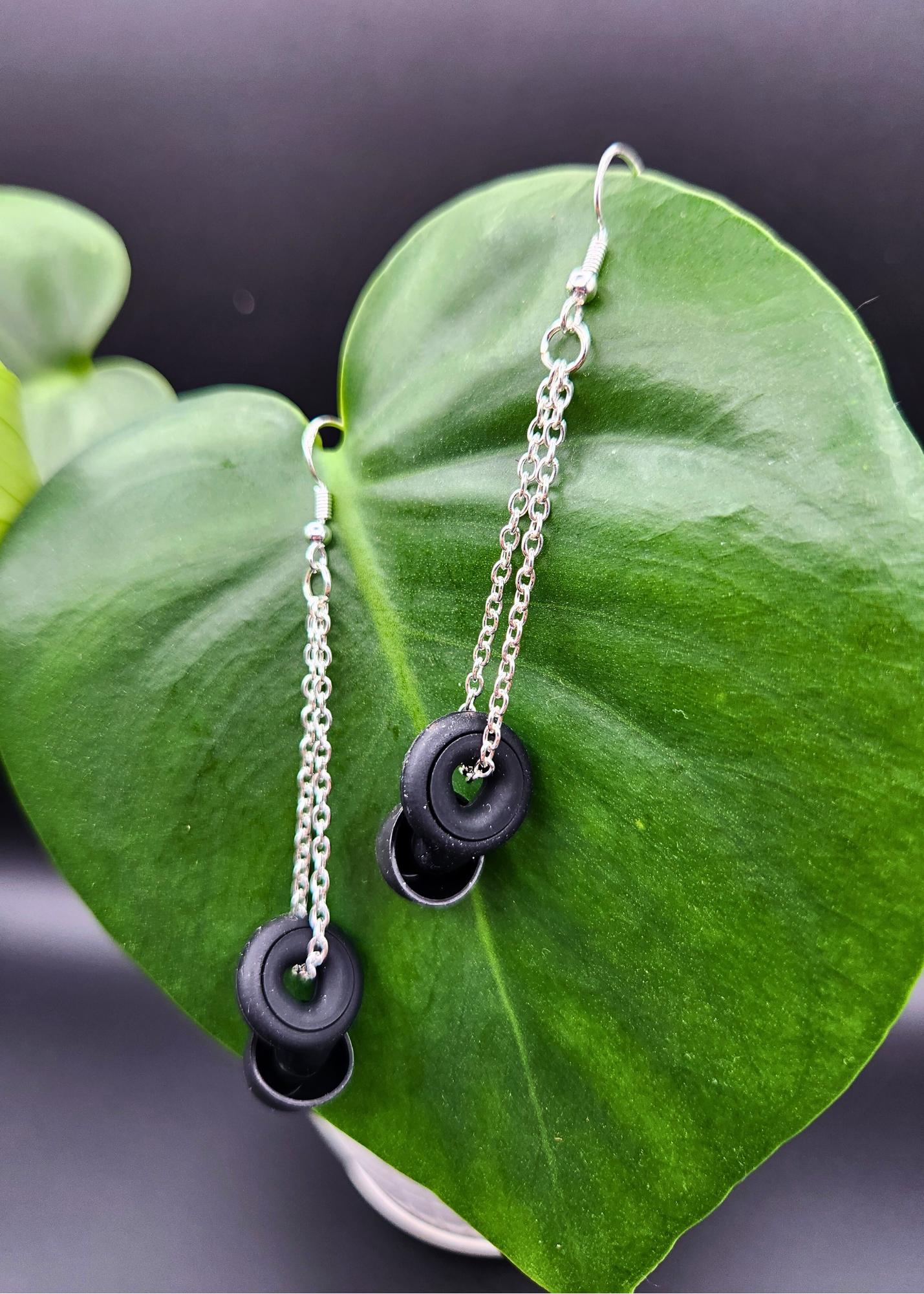 Loop Earplug Earrings - Black
