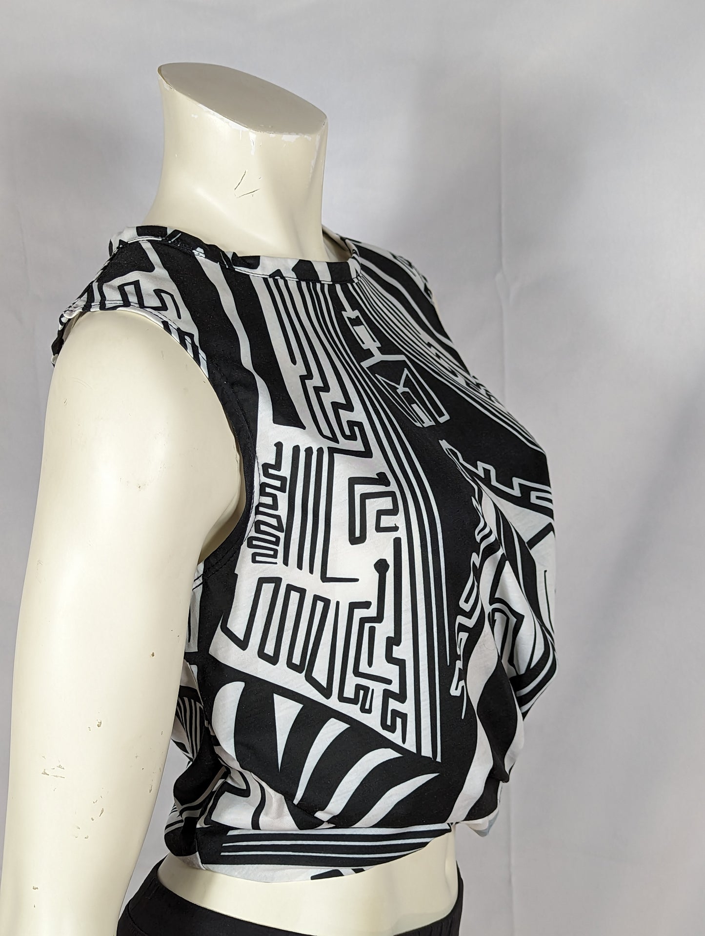 Twist Front Cropped Tops