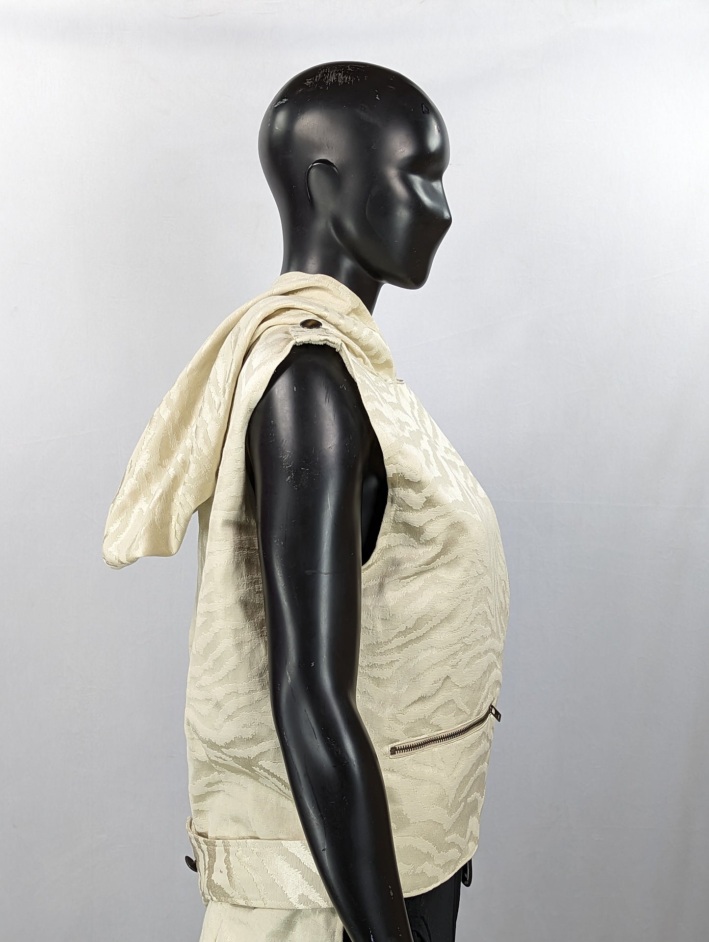 Hooded Tailed Festi-Vest