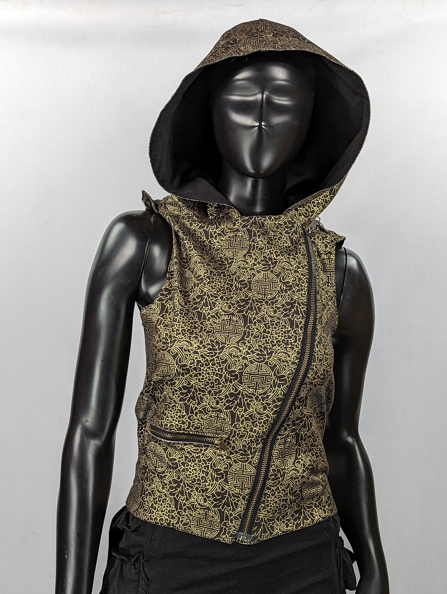 Hooded Tailed Festi-Vest