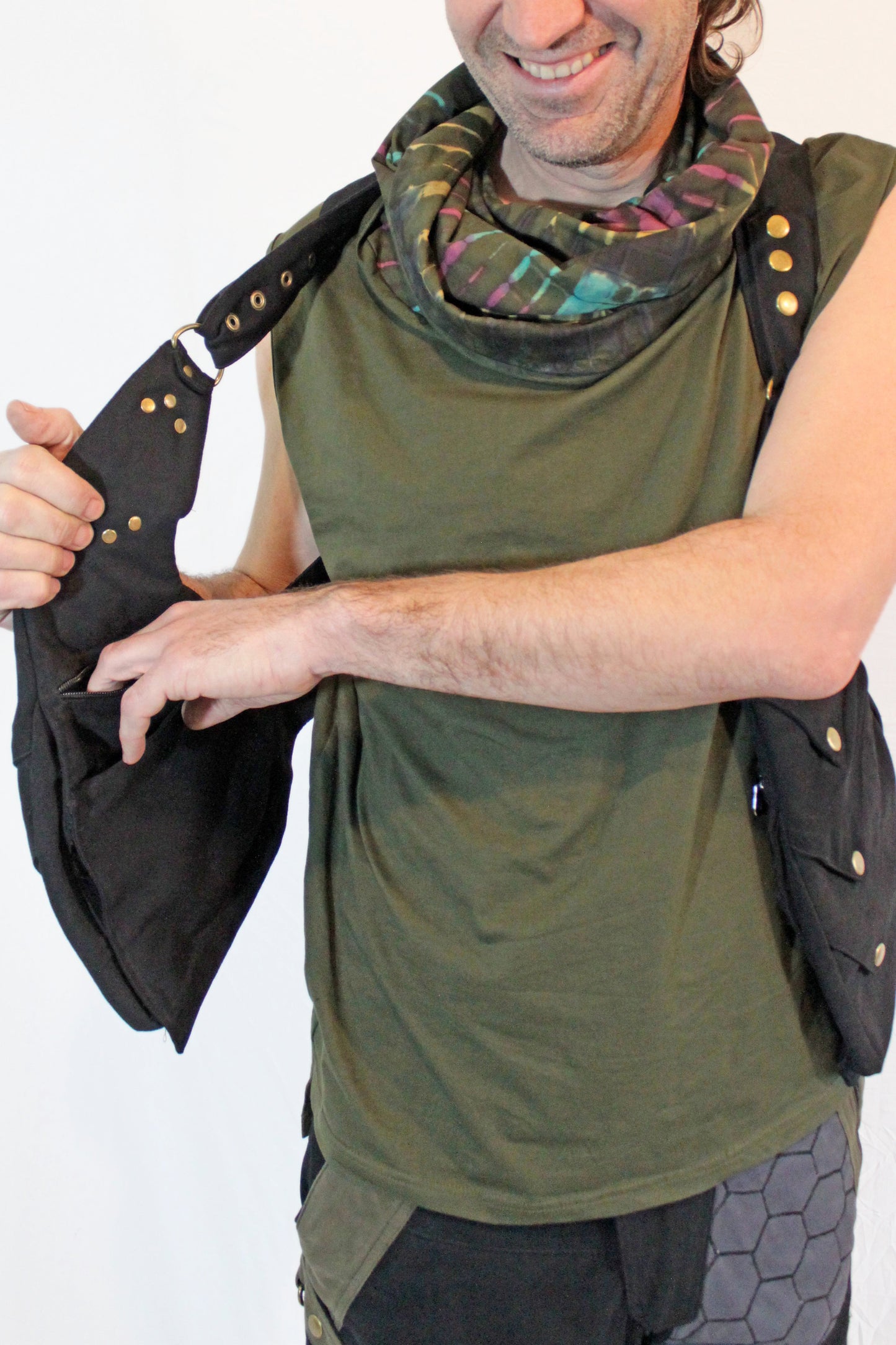 Holster: Dragon Scales Pocket Vest [ABO-604]